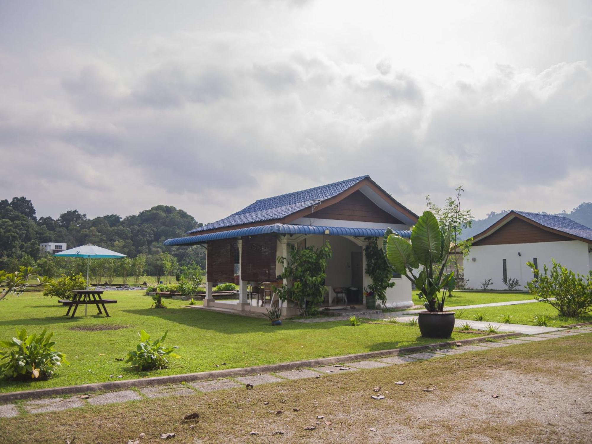 Апартаменты Halcyon Days @ Langkawi Пантай-Сенанг Экстерьер фото